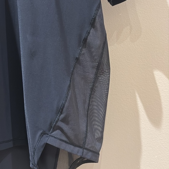 Lululemon shortsleeve top - Picture 3 of 5